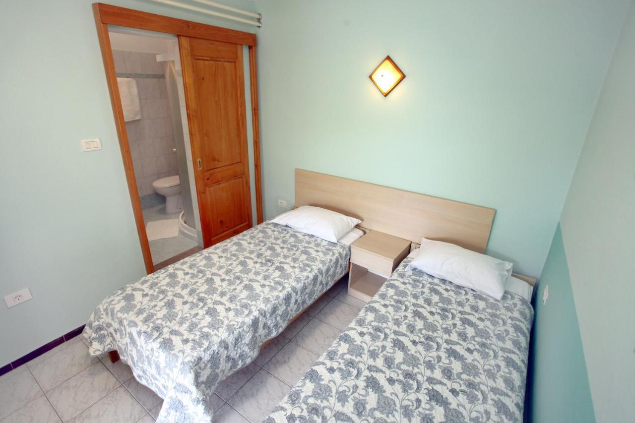 Dino Studio And Room Apartments Portoroz Exterior foto